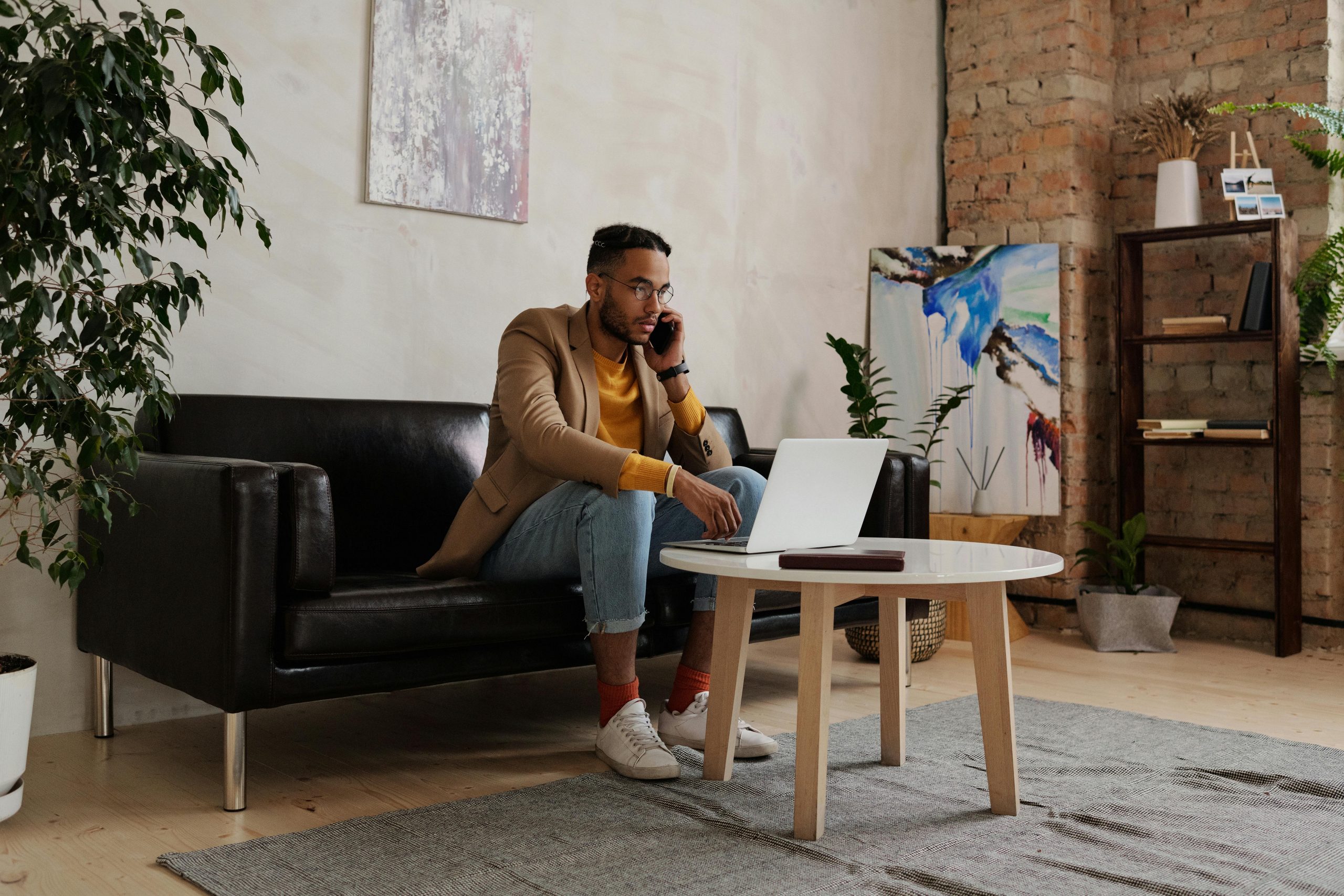 How to Attract and Retain Top Talent in a Hybrid Work Era